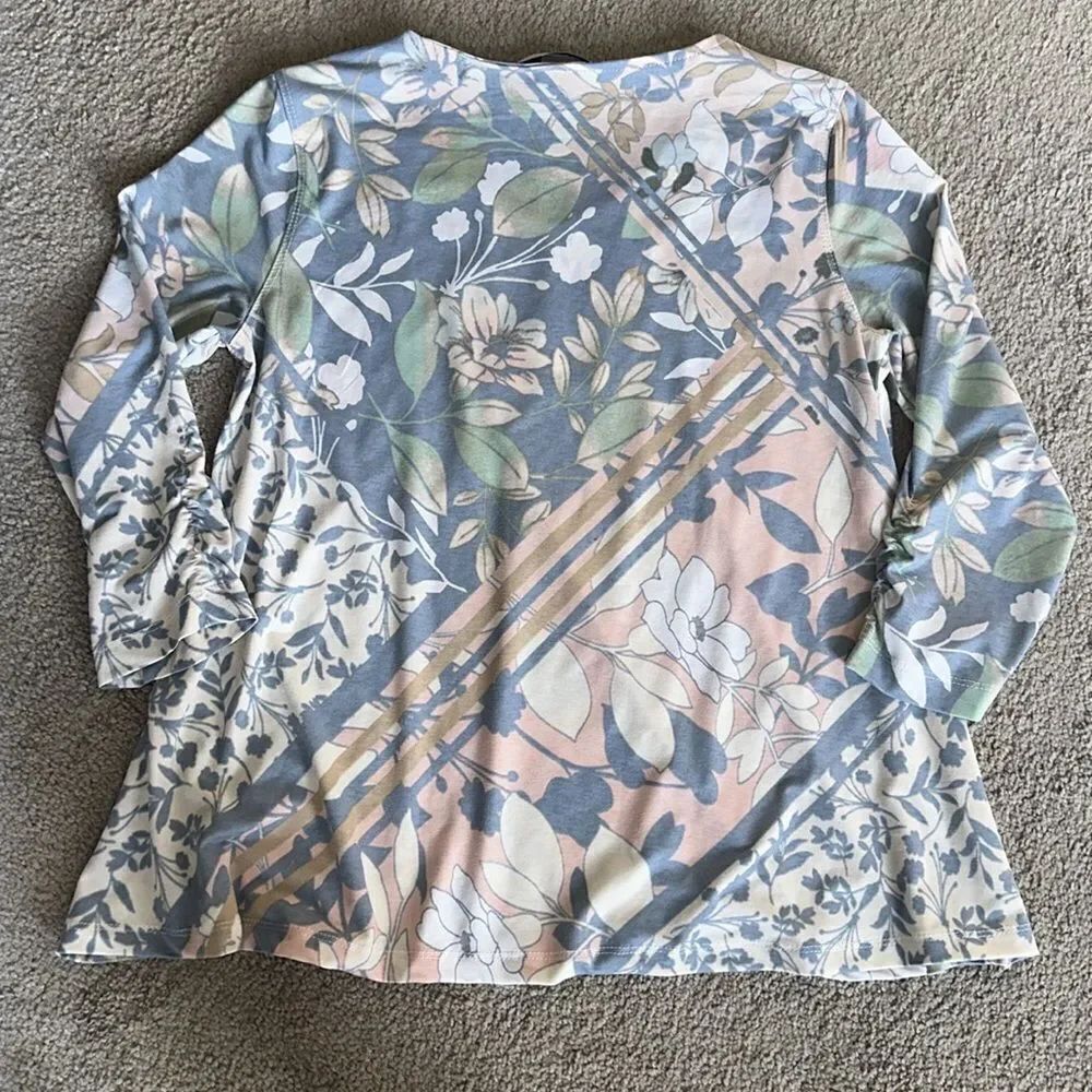 Multiples Pastel Floral Top! - Picture 2 of 10